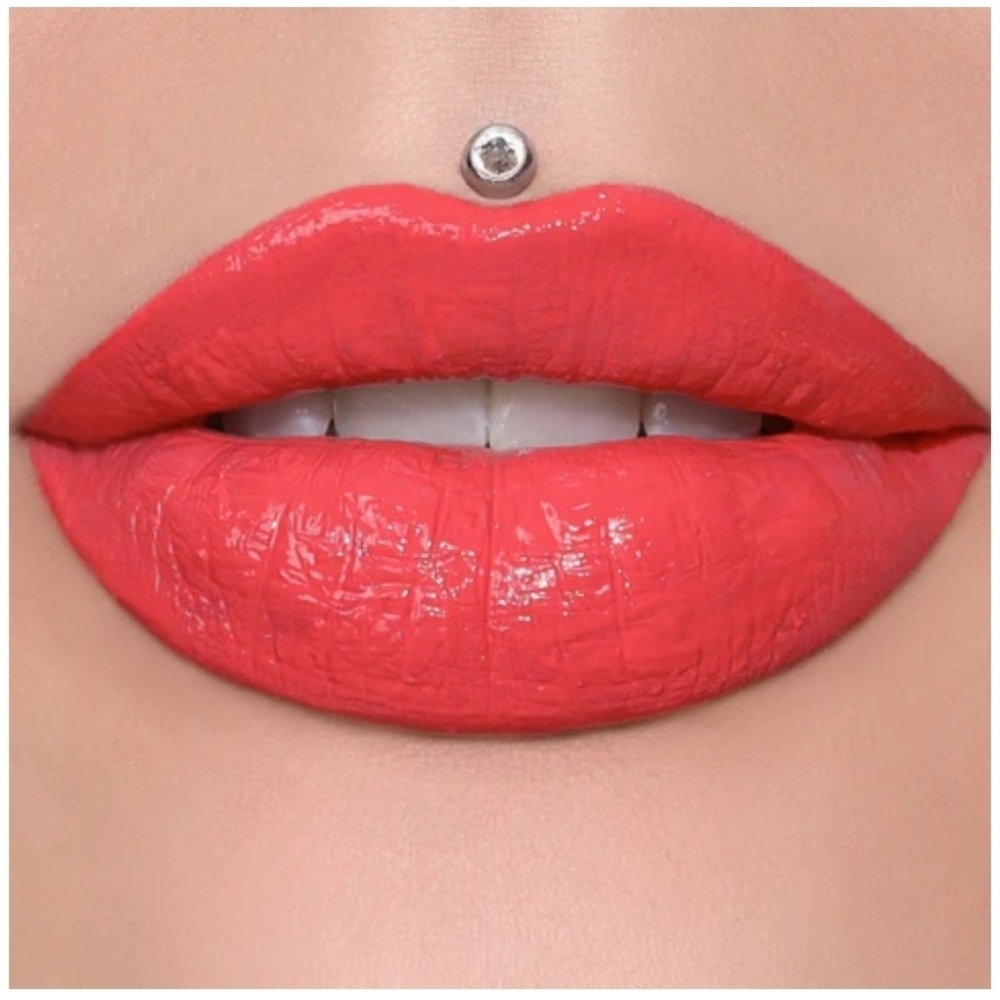Jeffree  Star Supreme Gloss Watermelon Soda.